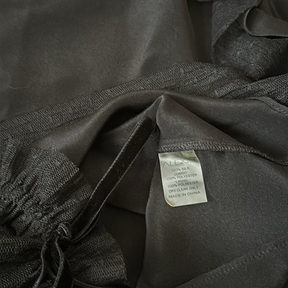 Alexis Tops Alexis Fernand Ruffle Trim Cold Shoulder Top - Picture 8 of 9